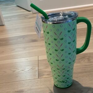 SWIG Golf-Themed Green Travel Tumbler with Straw